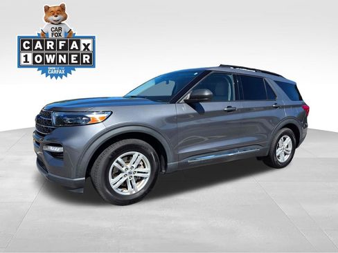 Used 2021 Ford Explorer XLT w/ Equipment Group 202A RWD image 2