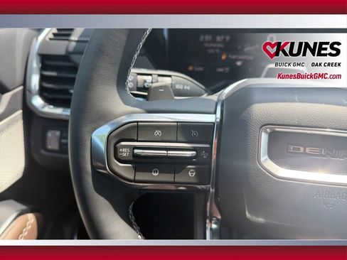 New 2026 GMC Acadia Denali Ultimate w/ LPO, Floor Liner Package AWD/4WD image 17