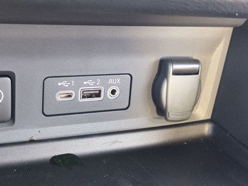 New 2025 Nissan Sentra SV w/ SV Premium Package FWD image 23