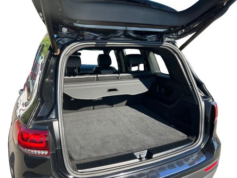 Used 2022 Mercedes-Benz GLB 250 w/ Premium Package Lite image 13