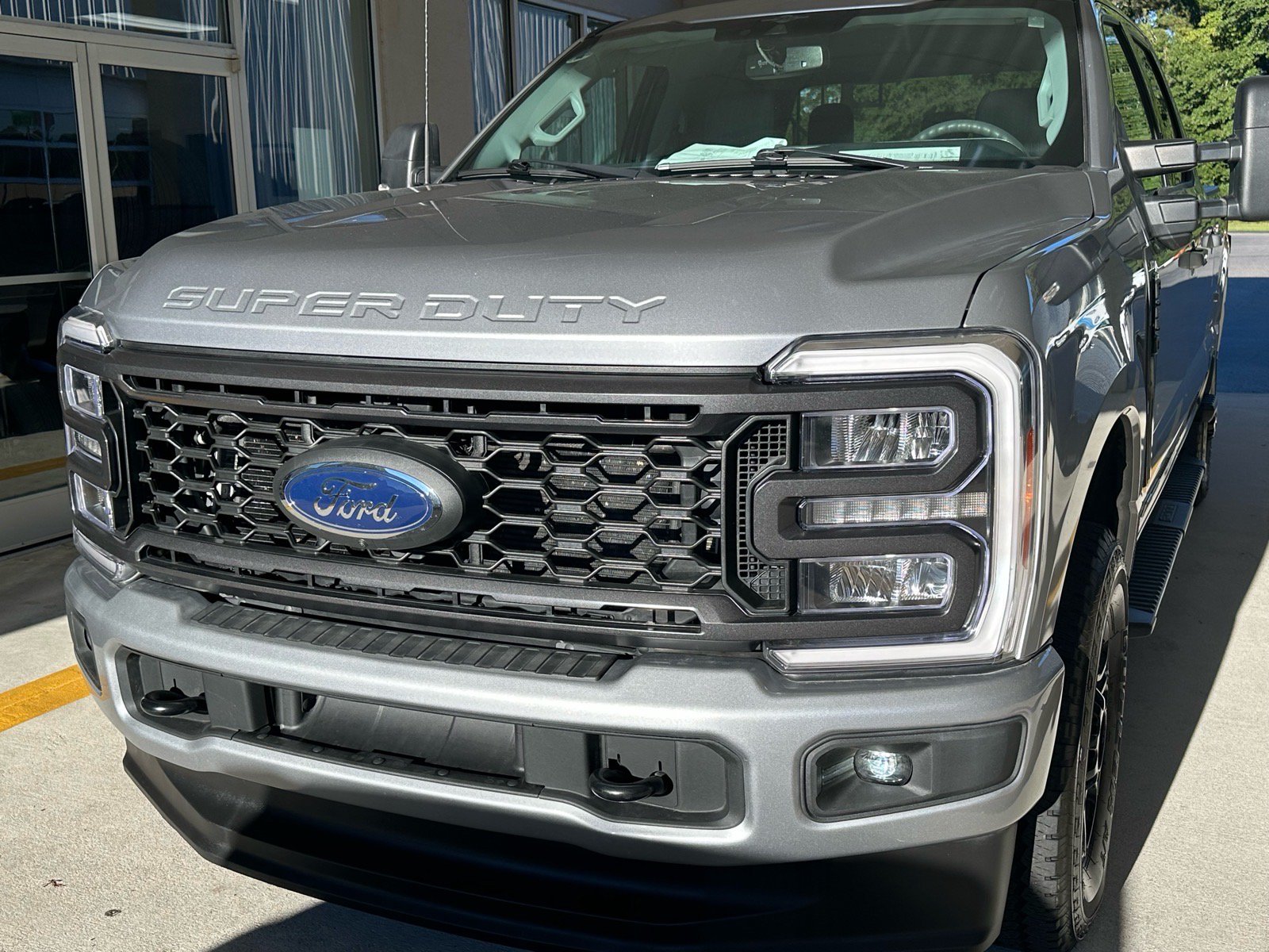 Used 2023 Ford F250 XLT w/ XLT Premium Package AWD/4WD image 2