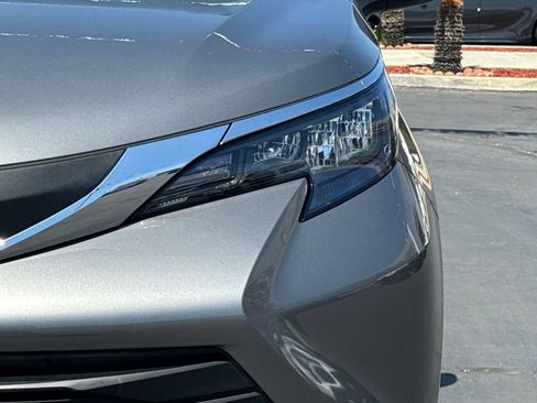 New 2026 Toyota Sienna XLE FWD image 7