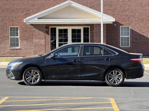 Used 2015 Toyota Camry SE FWD image 8