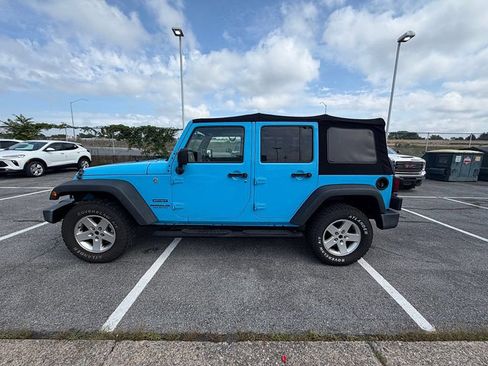 Used 2017 Jeep Wrangler Unlimited Sport w/ Quick Order Package 24S AWD/4WD image 6