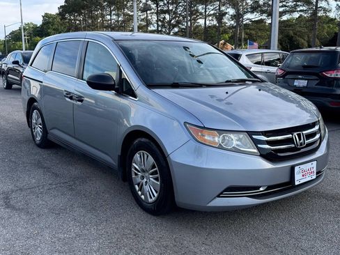 Used 2016 Honda Odyssey LX image 3