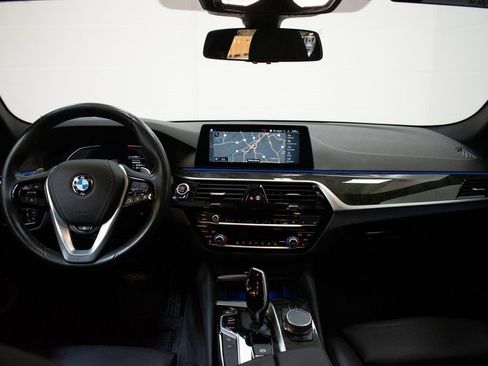 Used 2020 BMW 540i xDrive w/ Premium Package image 11