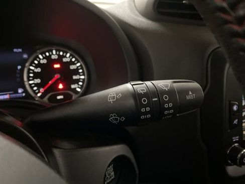 Used 2015 Jeep Renegade Trailhawk w/ Premium Leather Group image 39