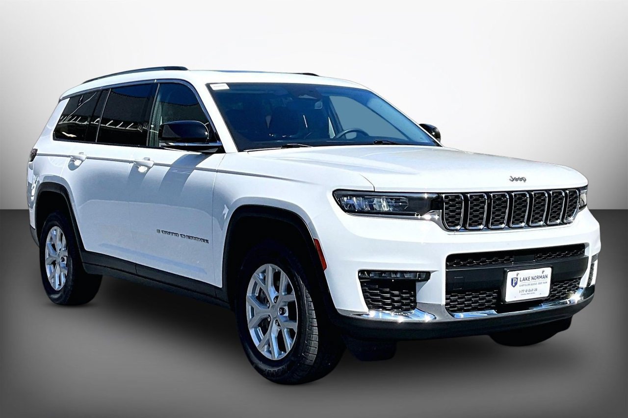 Used 2023 Jeep Grand Cherokee L Limited AWD/4WD image 2