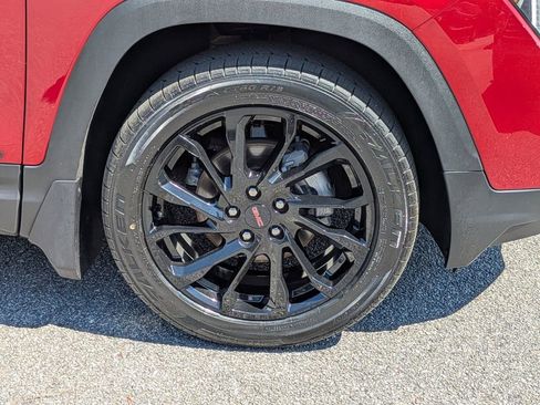 Used 2024 GMC Terrain SLT w/ Infotainment Package II image 12