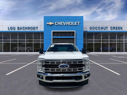 Used 2025 Ford F250 XLT AWD/4WD image 3