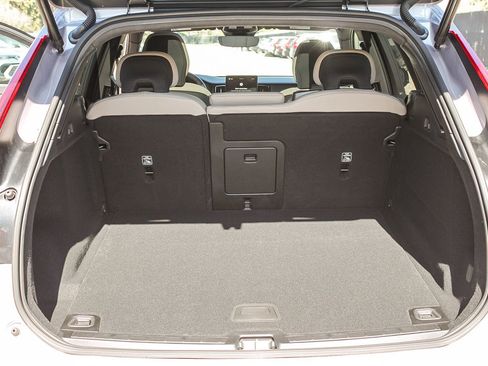 New 2026 Volvo XC60 B5 Core image 13