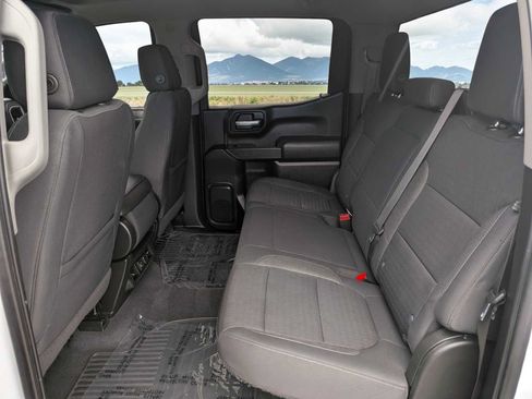 Used 2020 Chevrolet Silverado 1500 LT w/ Convenience Package AWD/4WD image 16