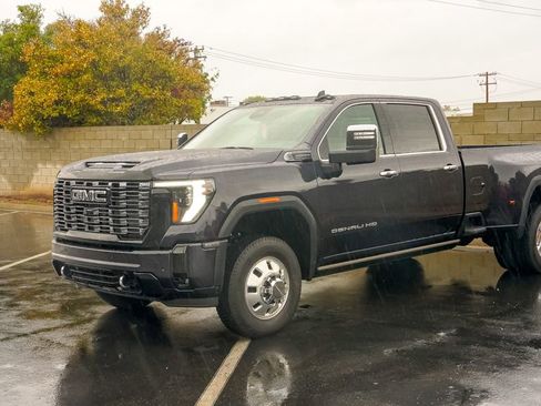 New 2026 GMC Sierra 3500 Denali Ultimate AWD/4WD image 3