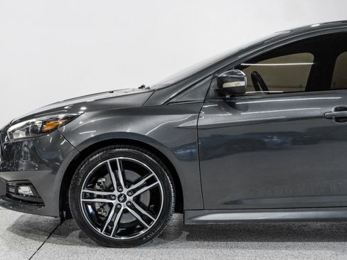 Used 2015 Ford Focus ST w/ Equipment Group 401A image 10