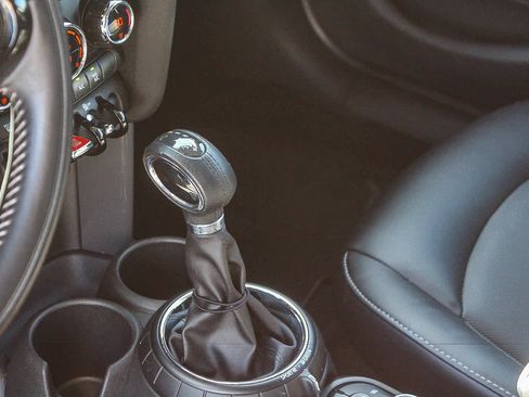 Used 2016 MINI Cooper 4-Door Hardtop FWD image 19