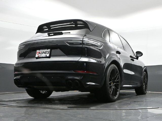 Used 2021 Porsche Cayenne GTS AWD/4WD image 34