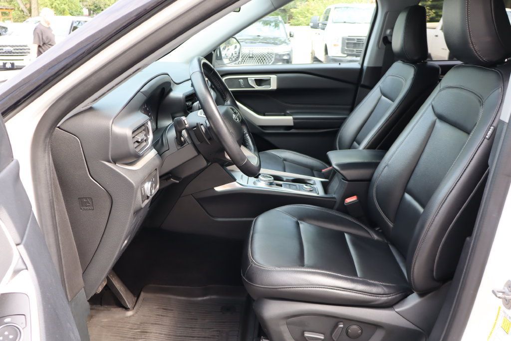 Used 2020 Ford Explorer XLT w/ Equipment Group 202A AWD/4WD image 19