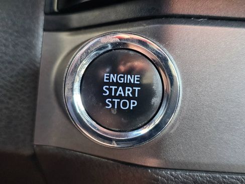 Used 2017 Toyota Tacoma TRD Off-Road w/ Tow Package image 39