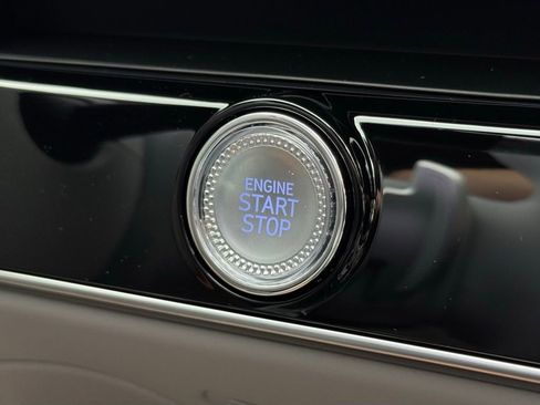 Used 2026 Genesis GV70 2.5T Advanced image 37