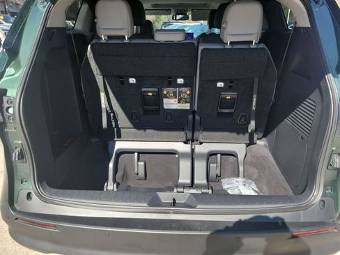 Used 2025 Toyota Sienna XLE image 31