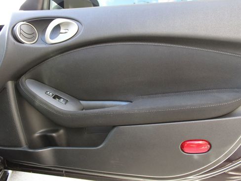 Used 2014 Nissan 370Z Coupe image 20