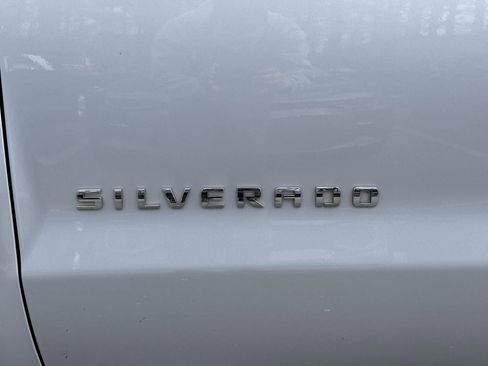 Used 2018 Chevrolet Silverado 1500 Custom w/ Custom Convenience Package RWD image 14