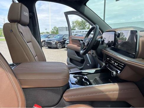 New 2026 Chevrolet Tahoe High Country AWD/4WD image 16
