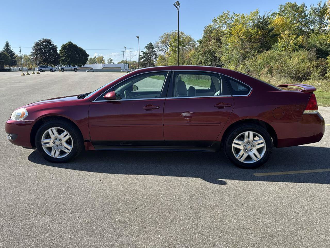 Used 2011 Chevrolet Impala LT FWD image 8