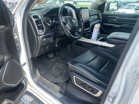Used 2019 RAM 1500 Laramie AWD/4WD image 9