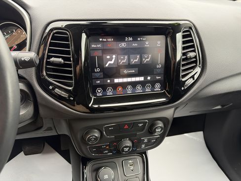 Used 2019 Jeep Compass Limited AWD/4WD image 23
