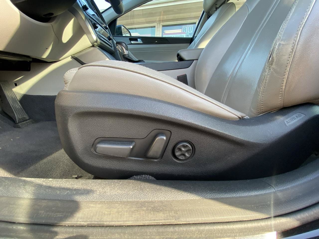 Used 2015 Hyundai Sonata Limited w/ Option Group 06 FWD image 21