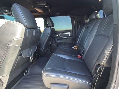 Used 2018 RAM 3500 Laramie Longhorn image 17