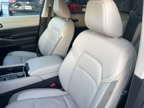 Certified 2023 Nissan Pathfinder SL w/ SL Premium Package image 5