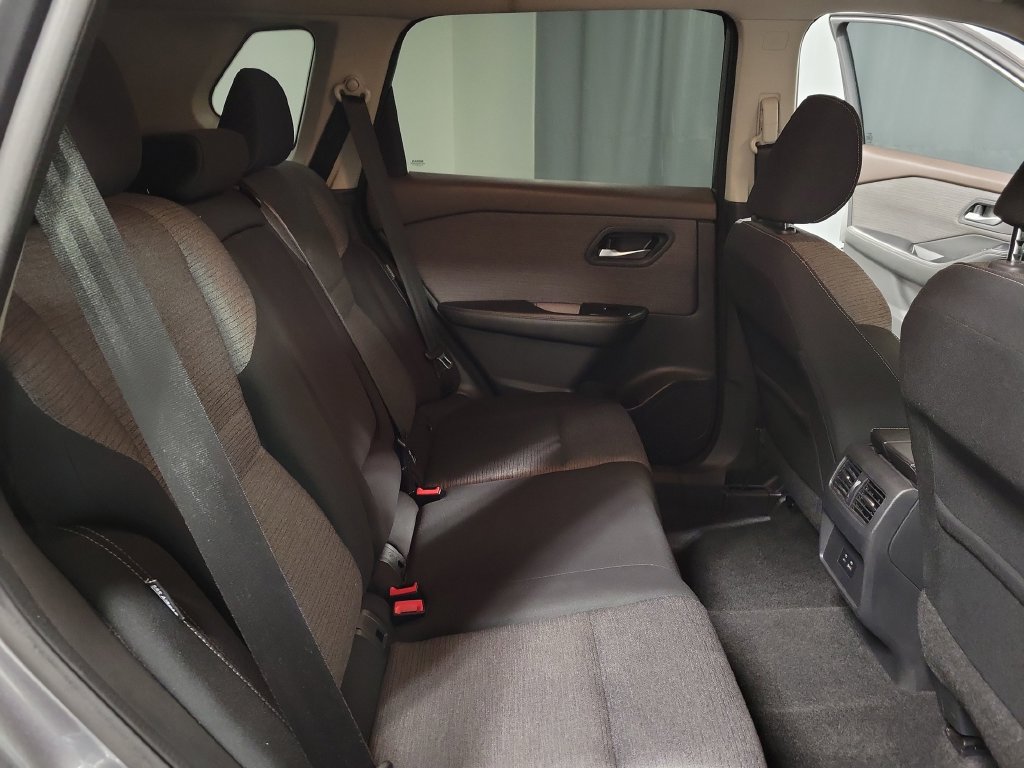 Used 2021 Nissan Rogue SV AWD/4WD image 29