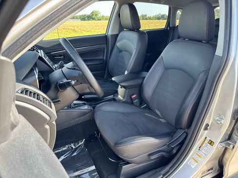 Used 2025 Mitsubishi Outlander Sport ES AWD/4WD image 11