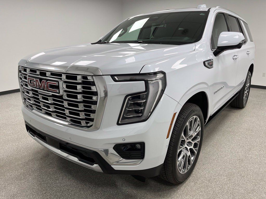Used 2026 GMC Yukon Denali w/ Sun & Power Step Package AWD/4WD image 4