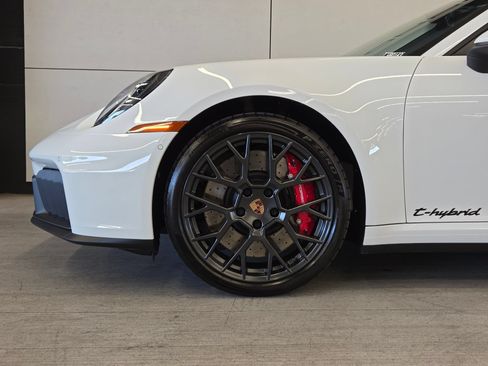 Certified 2026 Porsche 911 Carrera GTS RWD image 9