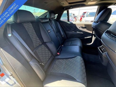 Used 2024 Lexus LS 500 F Sport w/ Dynamic Handling Package RWD image 35