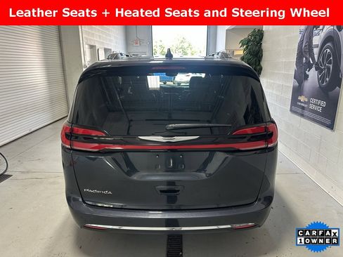 Used 2021 Chrysler Pacifica Touring-L image 7