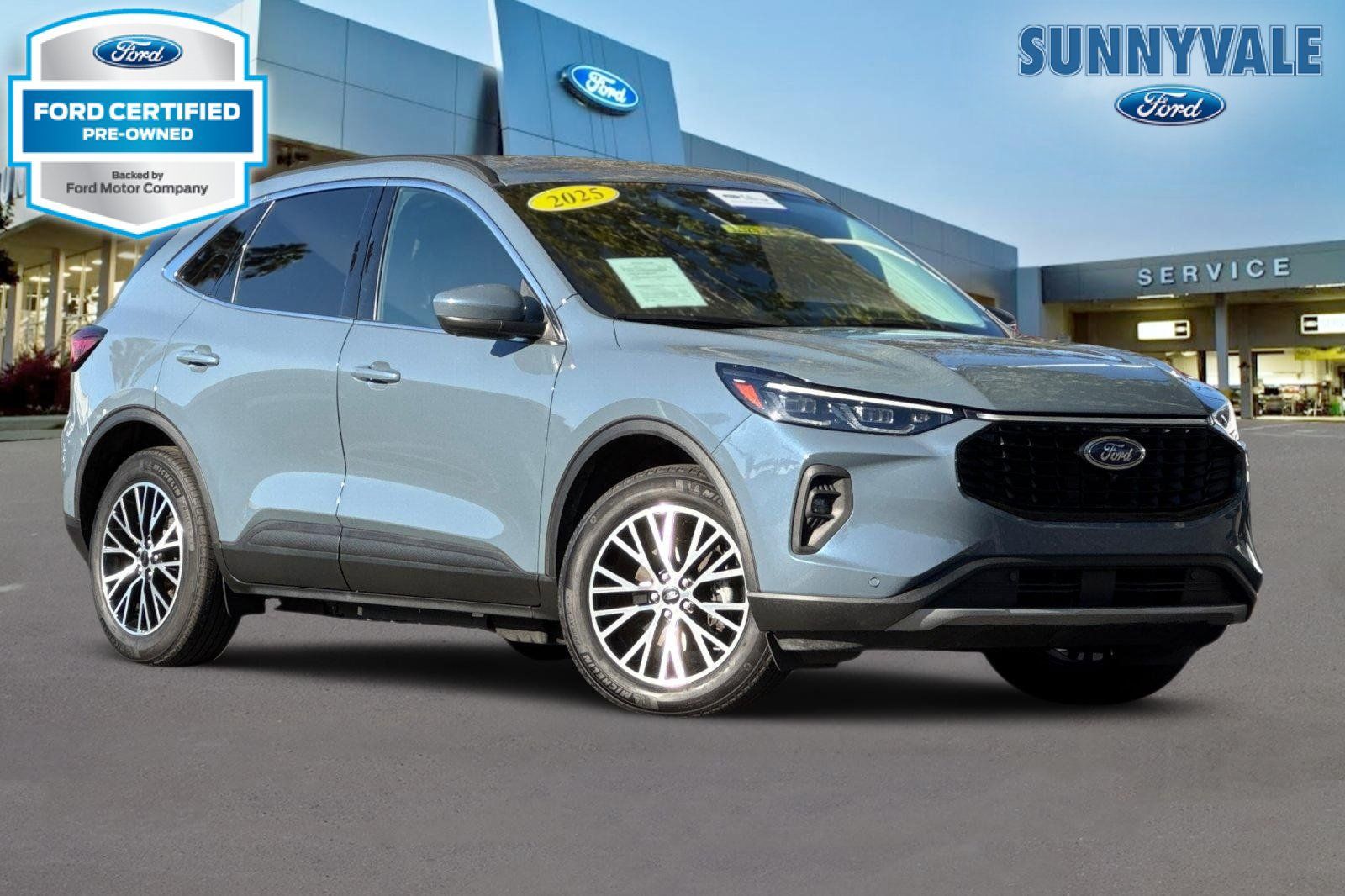Used 2025 Ford Escape SE w/ PHEV Premium Package FWD image 1