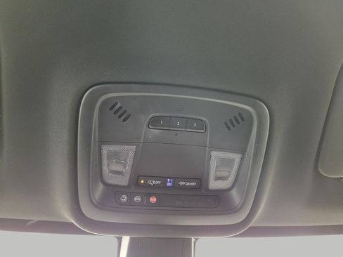 Used 2023 Chevrolet Traverse LT AWD/4WD image 47
