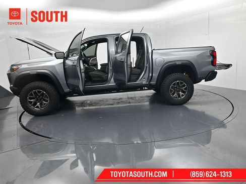 Used 2024 Chevrolet Colorado ZR2 w/ Technology Package AWD/4WD image 70