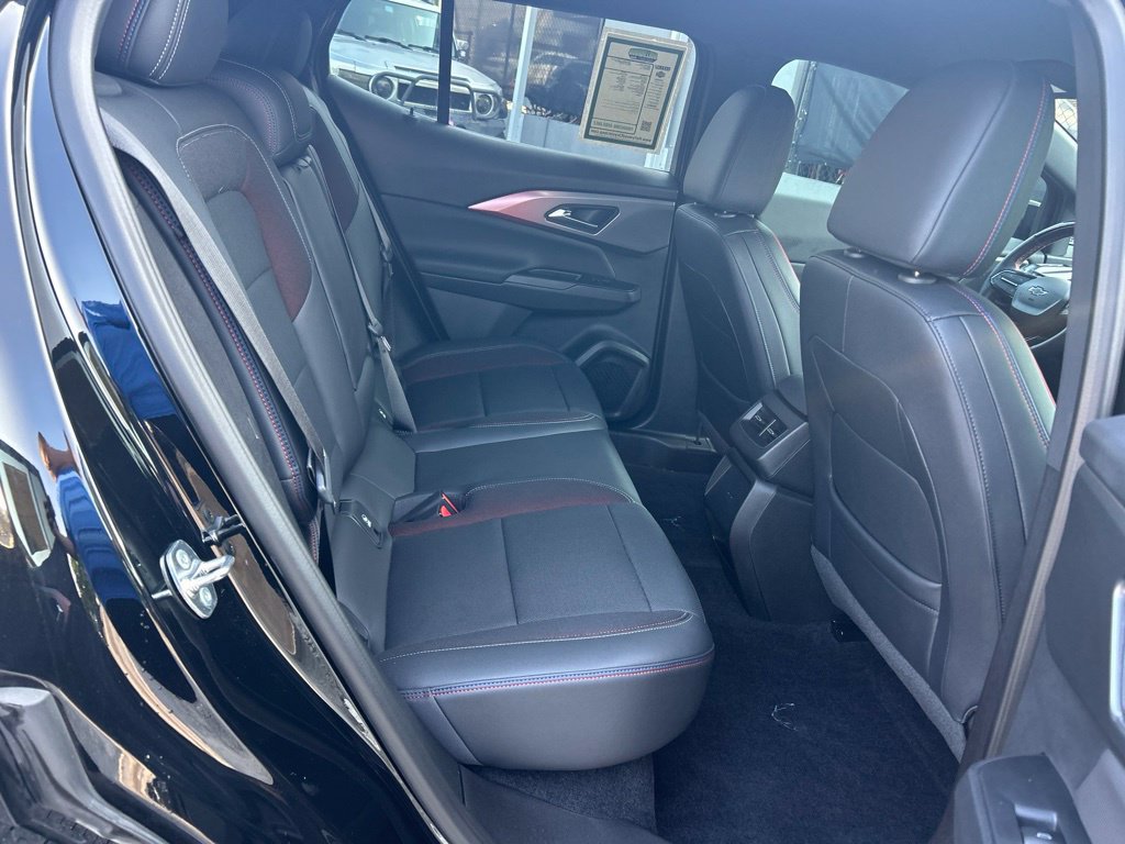 Used 2024 Chevrolet Equinox EV RS FWD image 28