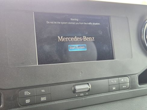 Used 2021 Mercedes-Benz Sprinter 2500 image 12