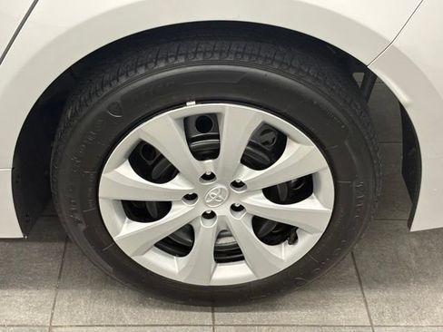 Used 2024 Toyota Corolla LE FWD image 7