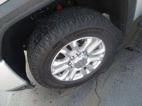 Used 2022 GMC Sierra 2500 Denali AWD/4WD image 14