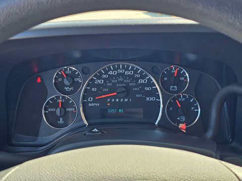 Used 2025 Chevrolet Express 2500 w/ Driver Convenience Package RWD image 26