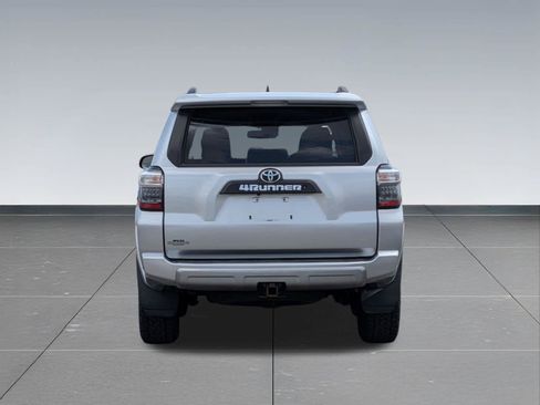 Used 2020 Toyota 4Runner TRD Off-Road AWD/4WD image 5