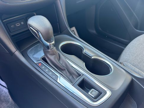 Used 2023 Chevrolet Equinox LT image 27