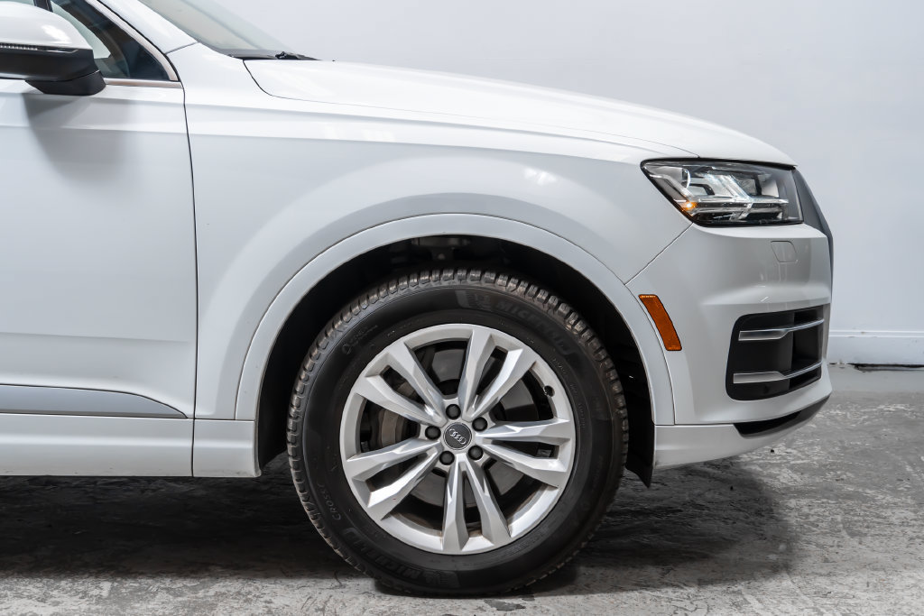 Used 2019 Audi Q7 3.0T Premium Plus w/ Premium Plus Package AWD/4WD image 12